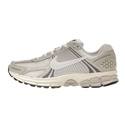Onesizestore Nike Zoom Vomero 5 tinta platino HF0731 007