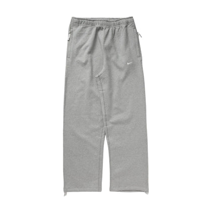 Onesizestore Pantaloni Nike Lab in fleece con bordo aperto Solo Swoosh FN3342 063
